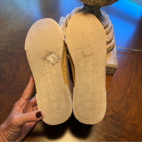 Like new Dolce Vita YaYa Gray Canvas Platform Sneaker size 8 - Picture 9 of 9